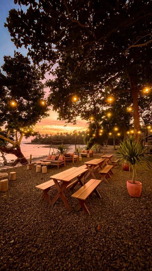 סבאנג Sunset Beach Resort Weh מראה חיצוני תמונה