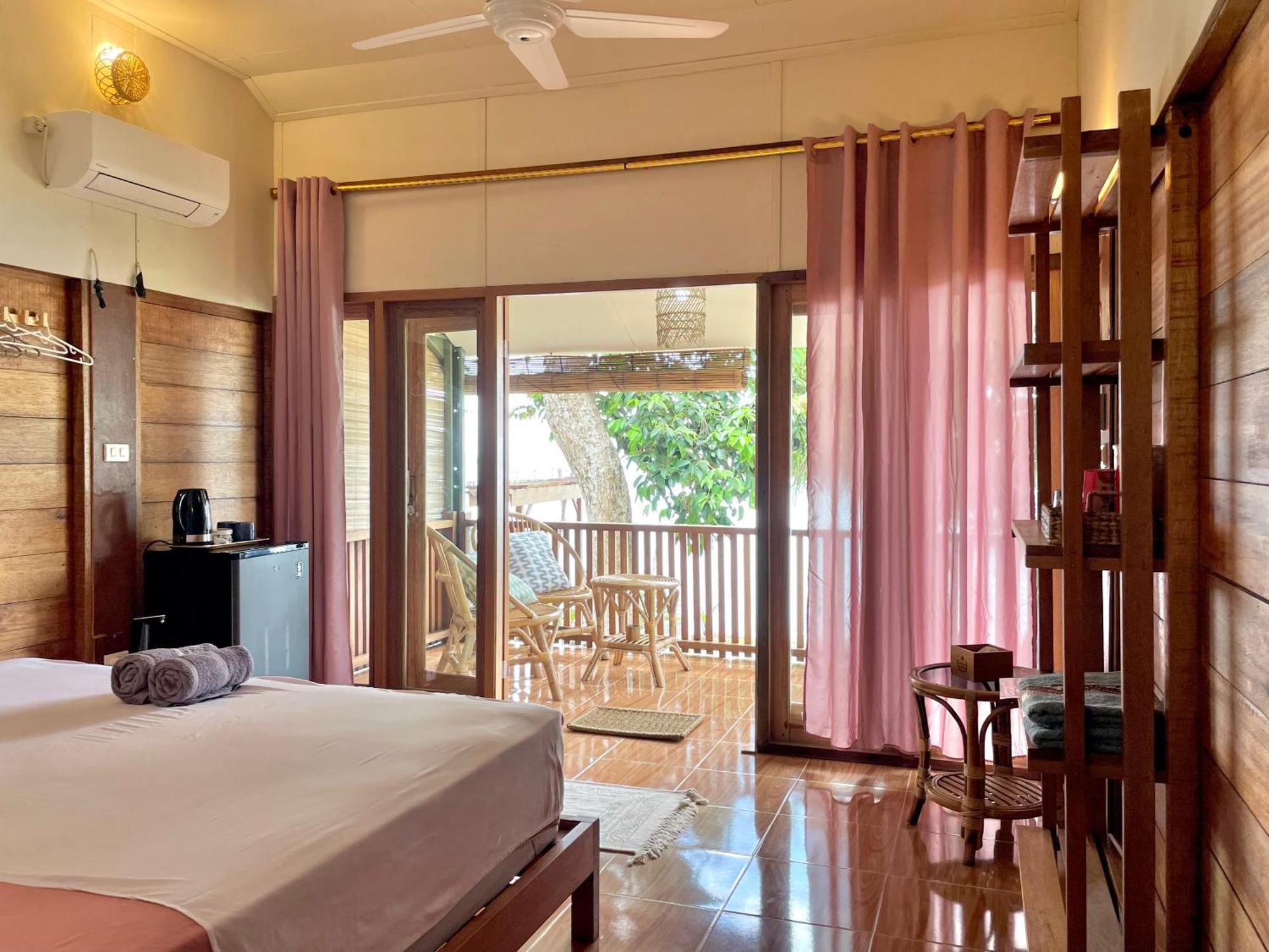 סבאנג Sunset Beach Resort Weh מראה חיצוני תמונה